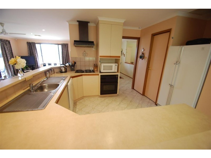 10 Pinehurst Grove, Morphett Vale SA 5162