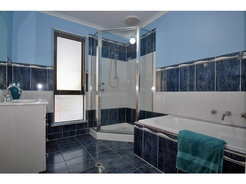 10a Olivier Crescent, Morphett Vale SA 5162