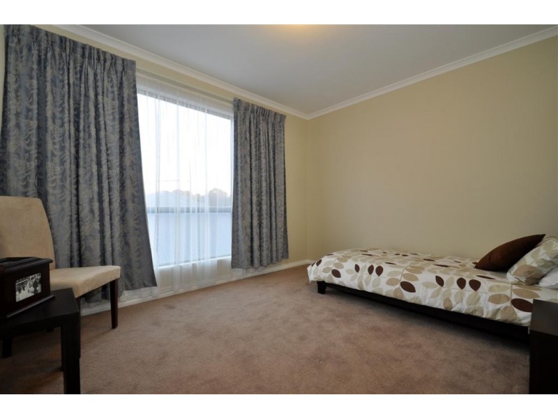 10a Olivier Crescent, Morphett Vale SA 5162