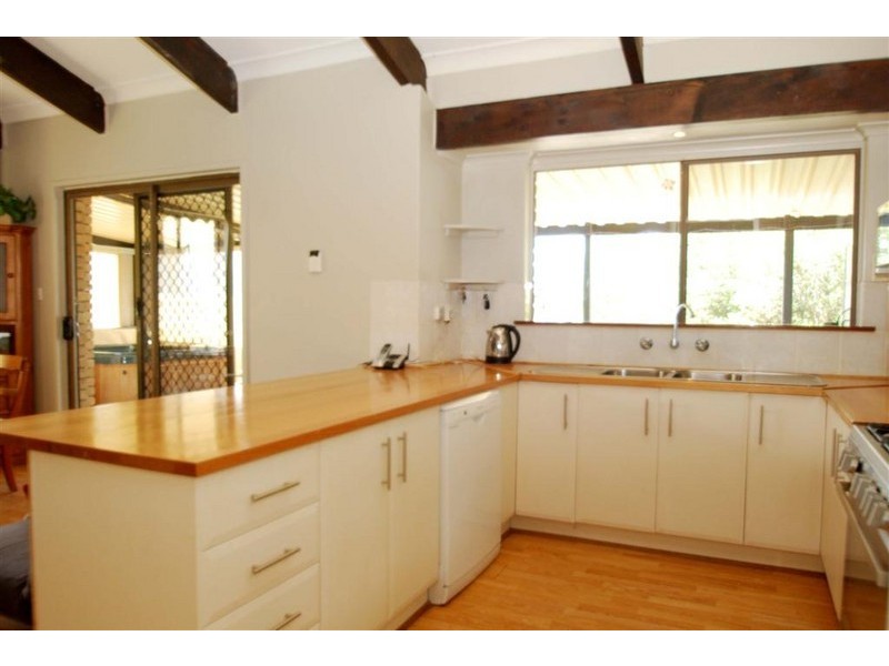 16 Sunnybanks Drive, Happy Valley SA 5159