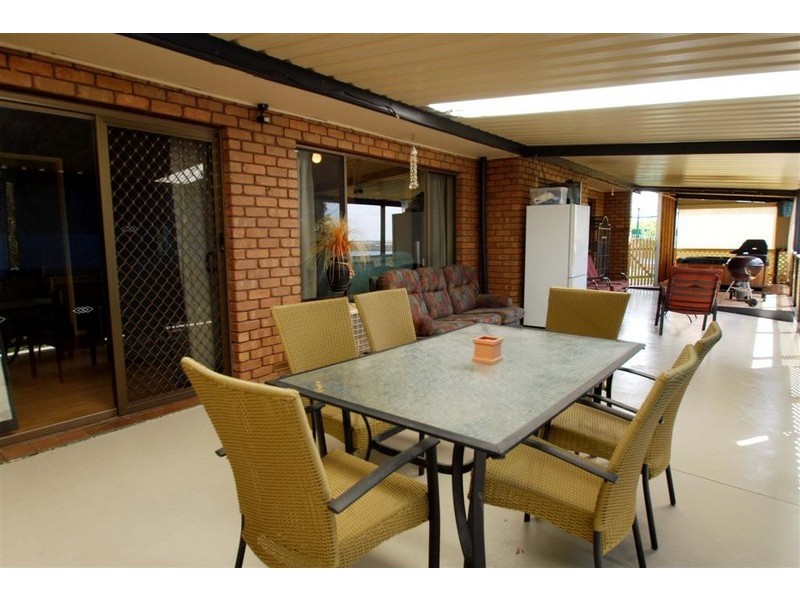 16 Sunnybanks Drive, Happy Valley SA 5159