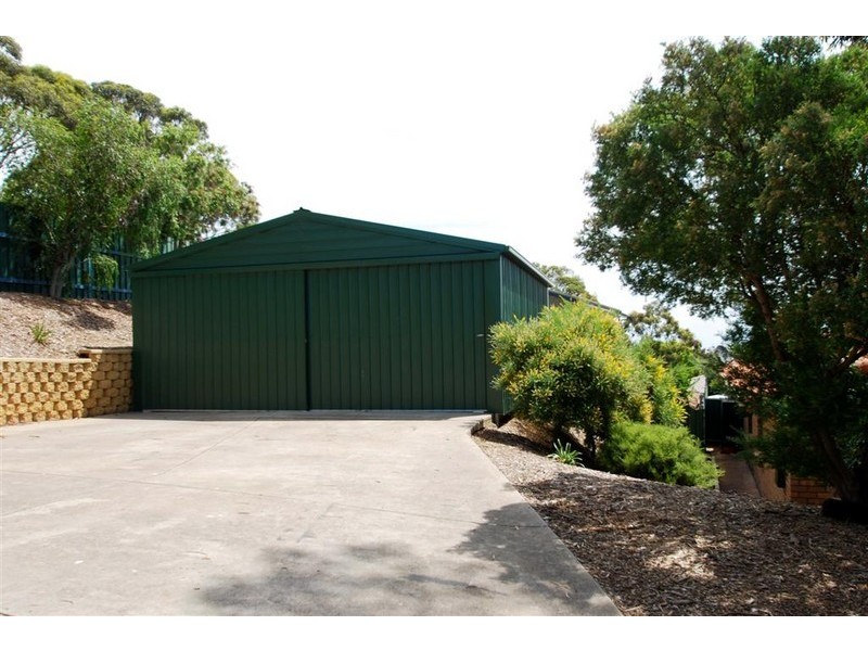 16 Sunnybanks Drive, Happy Valley SA 5159