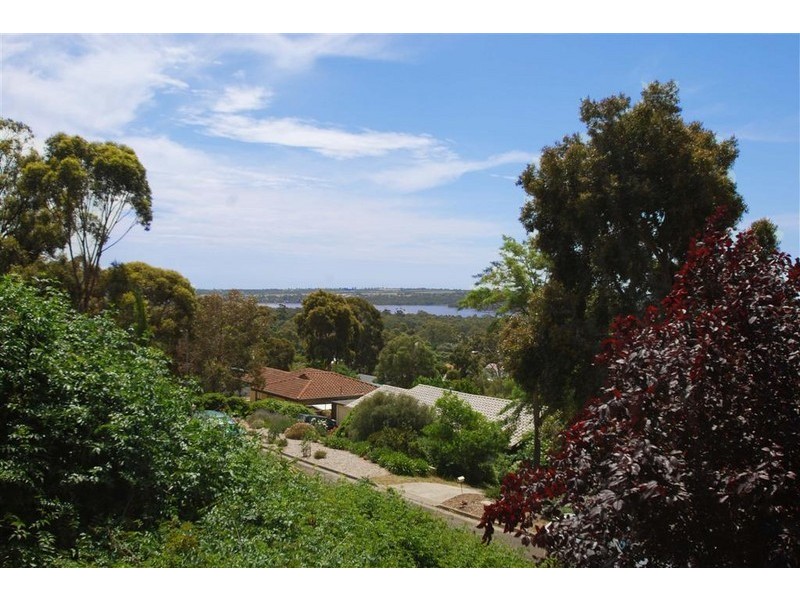 16 Sunnybanks Drive, Happy Valley SA 5159