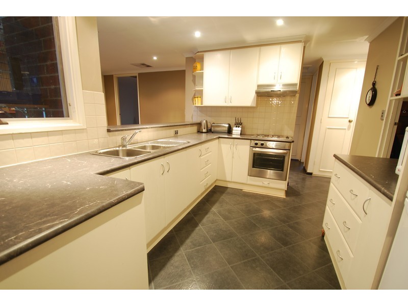 3 Tennesse Drive, Happy Valley SA 5159