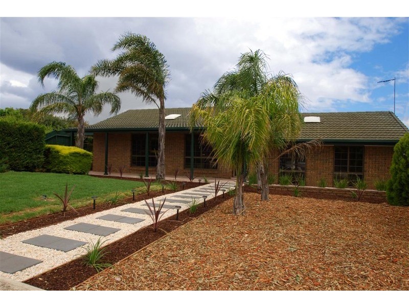 23 Rogana Crescent, Hallett Cove SA 5158