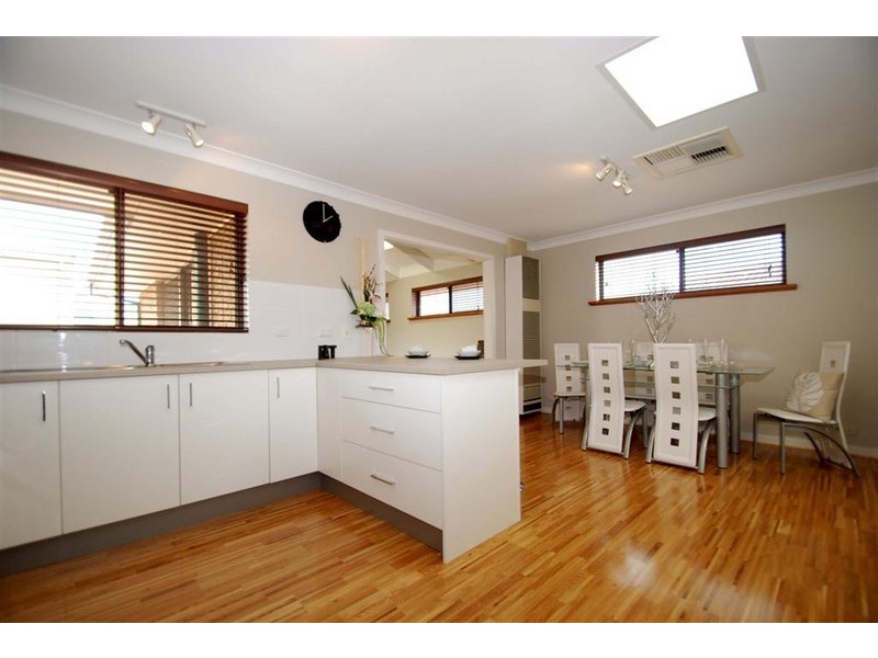 23 Rogana Crescent, Hallett Cove SA 5158