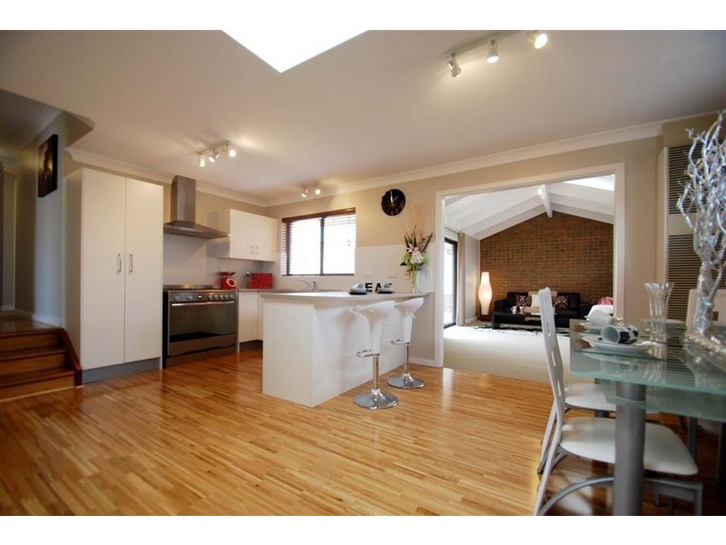 23 Rogana Crescent, Hallett Cove SA 5158