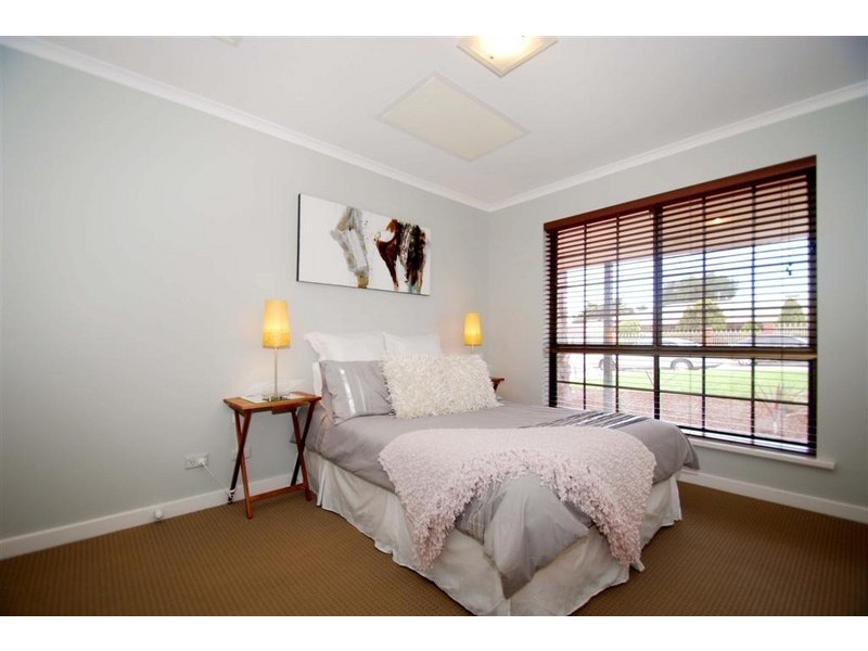 23 Rogana Crescent, Hallett Cove SA 5158