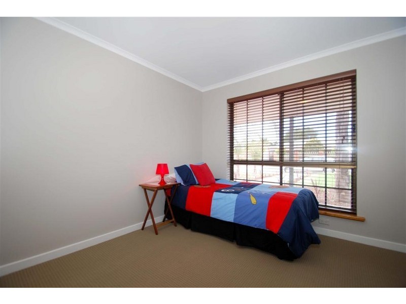 23 Rogana Crescent, Hallett Cove SA 5158