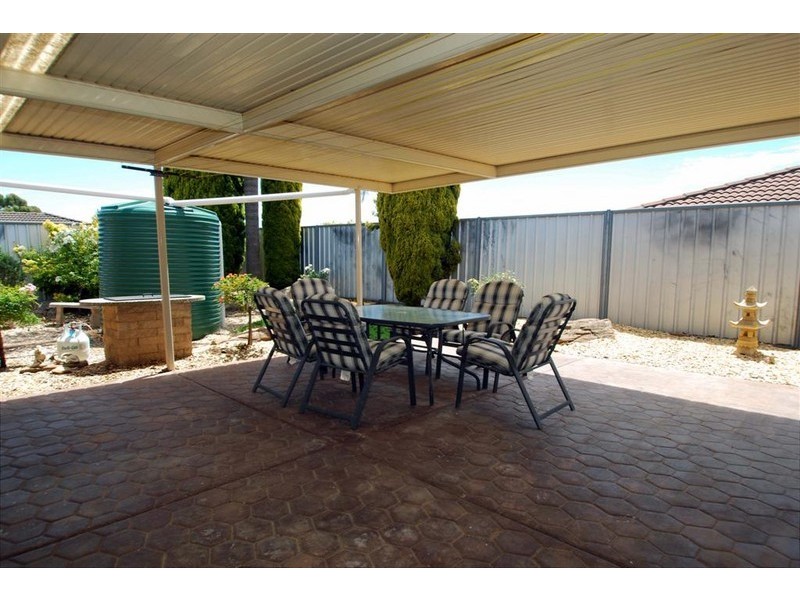 20 Delamere Avenue, Woodcroft SA 5162