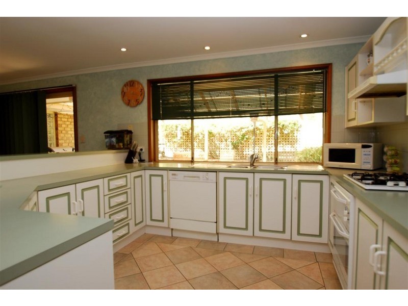 41 Alison Drive, Happy Valley SA 5159