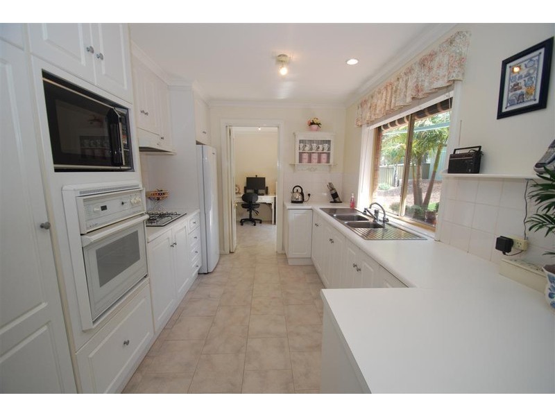 1A Vaucluse Drive, Happy Valley SA 5159