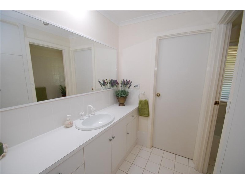 1A Vaucluse Drive, Happy Valley SA 5159