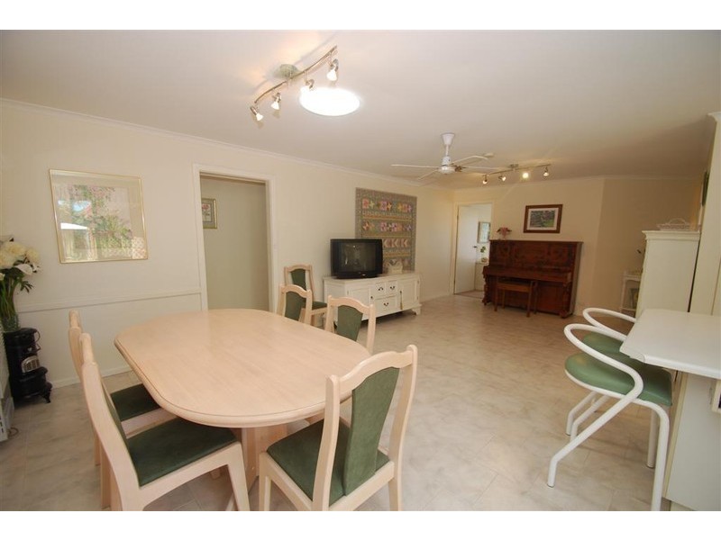 1A Vaucluse Drive, Happy Valley SA 5159