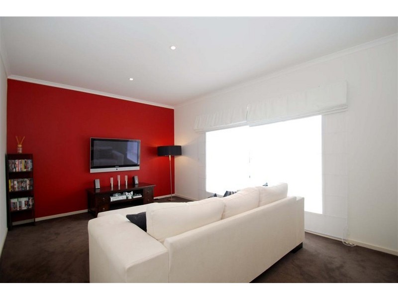 43 Woodswallow Drive, Happy Valley SA 5159