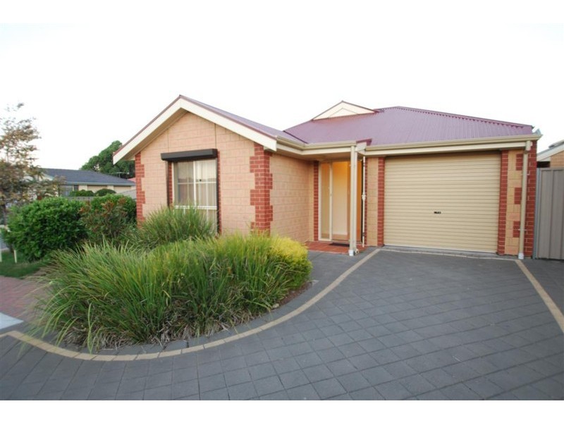 1/11 Alana Walk, Woodcroft SA 5162