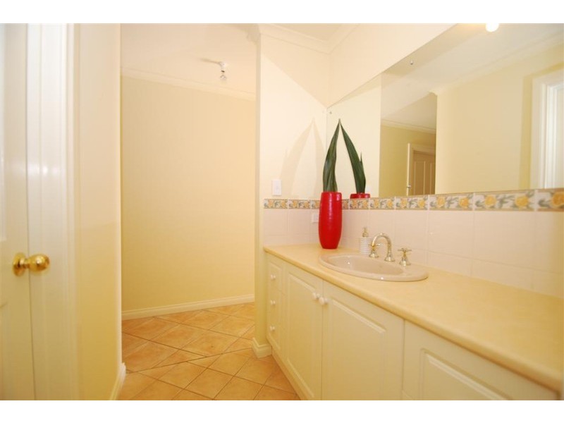 1/11 Alana Walk, Woodcroft SA 5162