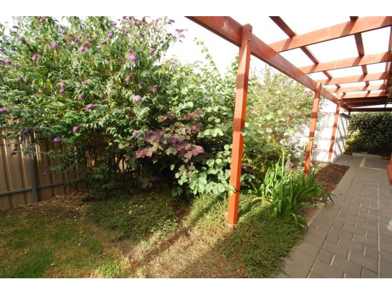 1/11 Alana Walk, Woodcroft SA 5162