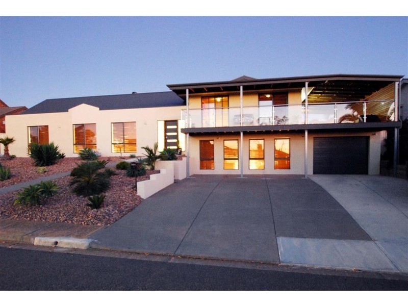 4 Tornado Avenue, Hallett Cove SA 5158