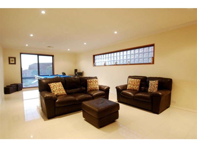 4 Tornado Avenue, Hallett Cove SA 5158