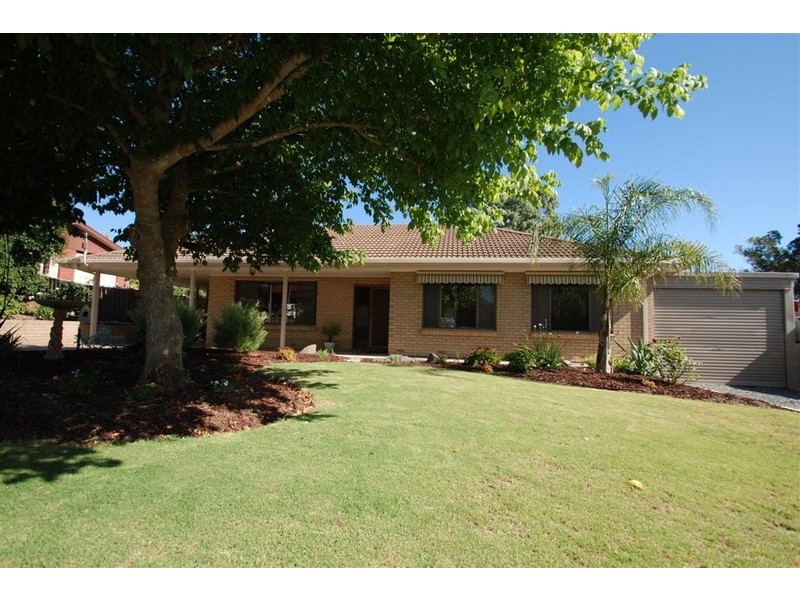 5 Iona Road, Aberfoyle Park SA 5159