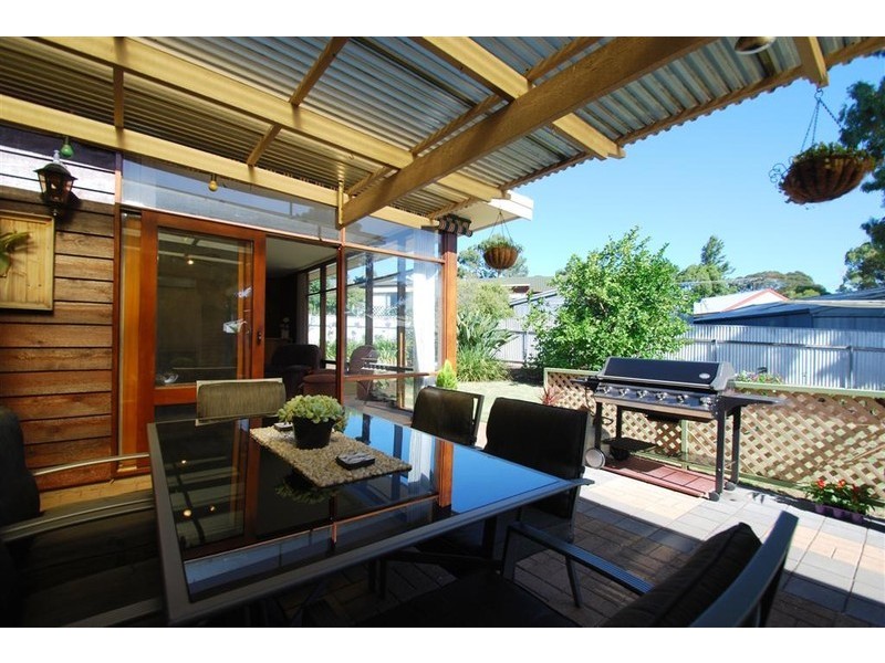 5 Iona Road, Aberfoyle Park SA 5159