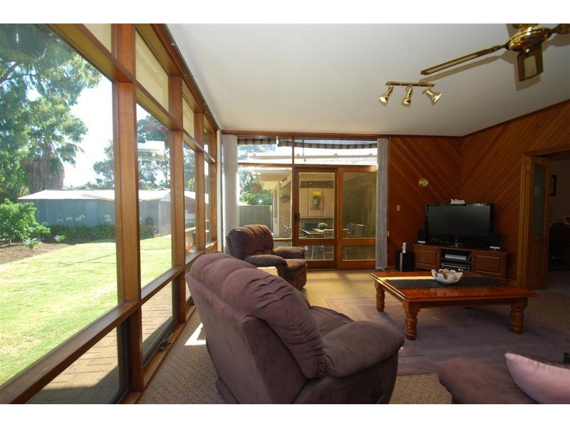 5 Iona Road, Aberfoyle Park SA 5159