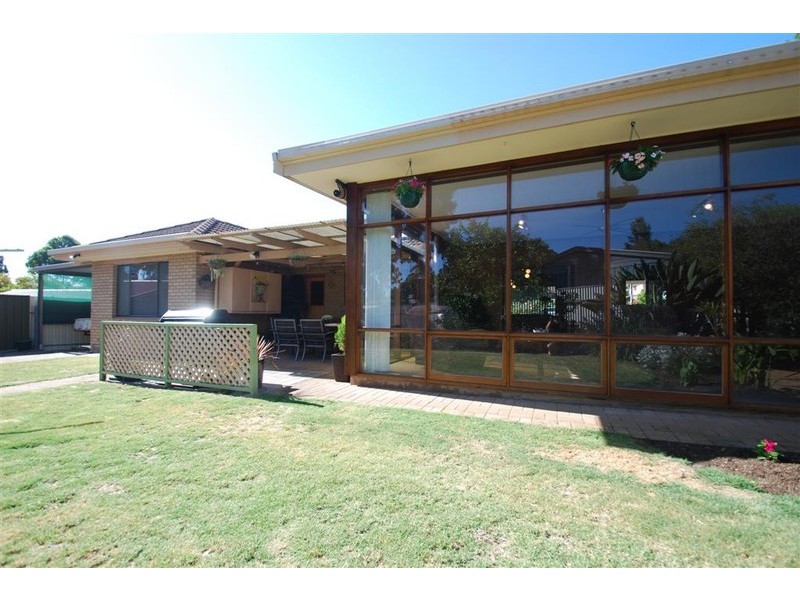 5 Iona Road, Aberfoyle Park SA 5159