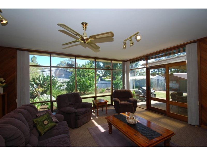 5 Iona Road, Aberfoyle Park SA 5159