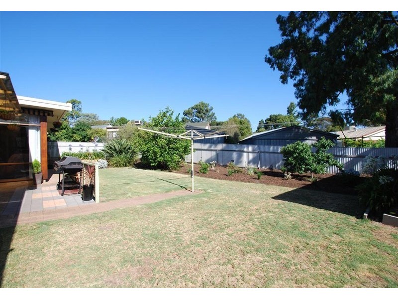5 Iona Road, Aberfoyle Park SA 5159