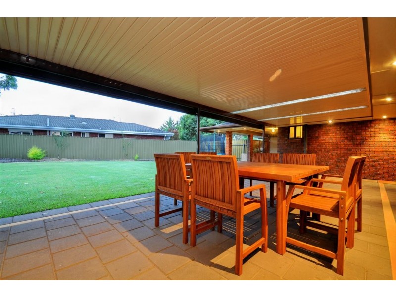 10 Dorita Court, Woodcroft SA 5162