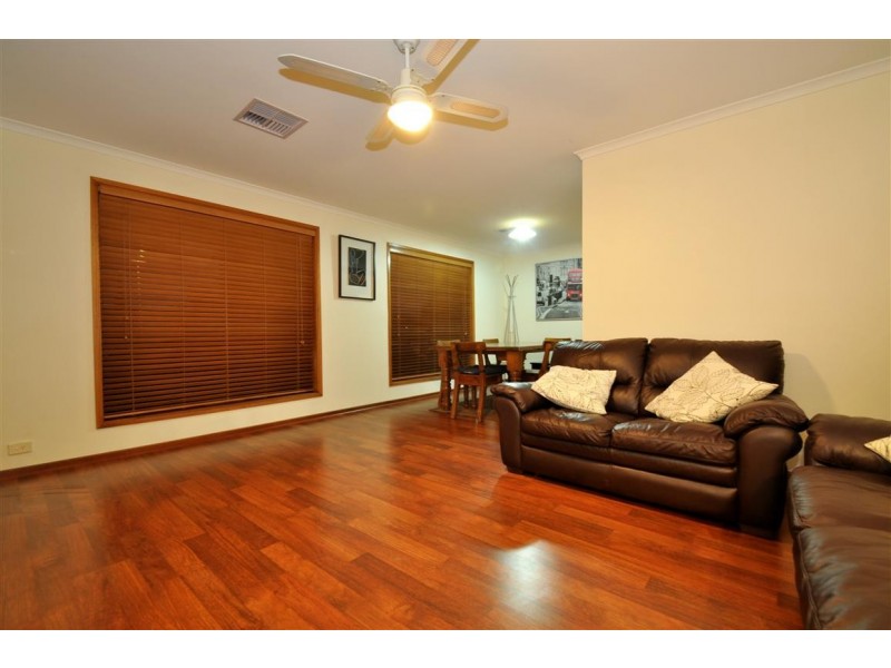 10 Dorita Court, Woodcroft SA 5162