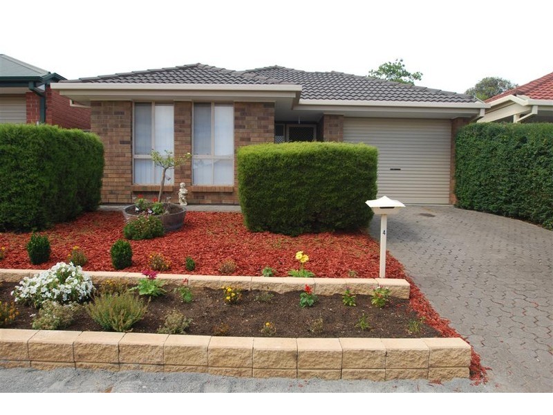 4 Padthaway Court, Woodcroft SA 5162