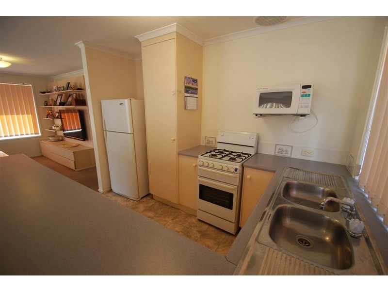 4 Padthaway Court, Woodcroft SA 5162