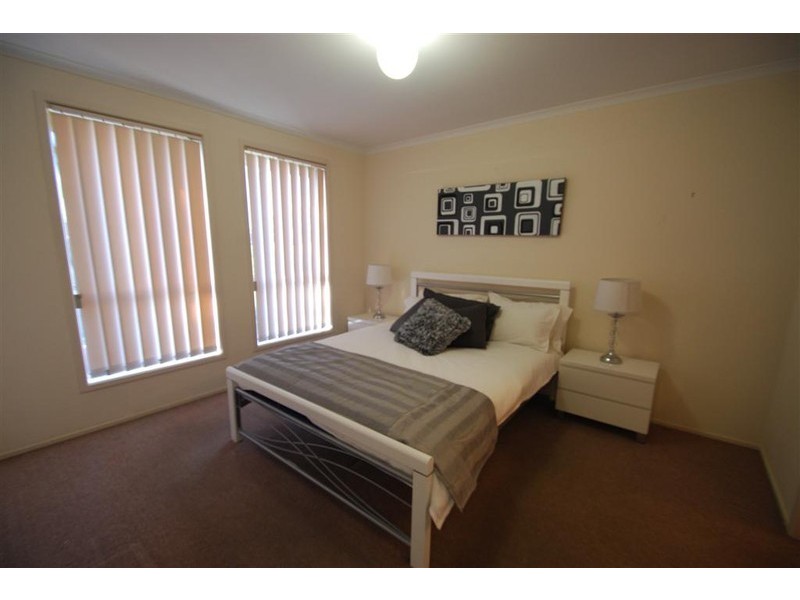 4 Padthaway Court, Woodcroft SA 5162