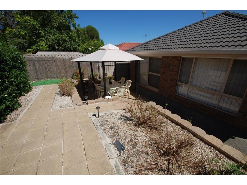4 Padthaway Court, Woodcroft SA 5162