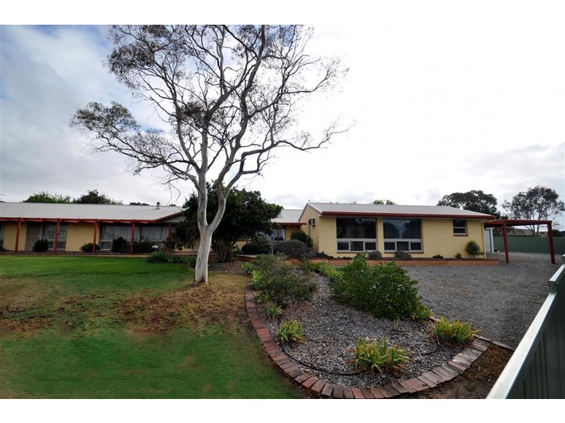 12 Elizabeth St, Old Noarlunga SA 5168