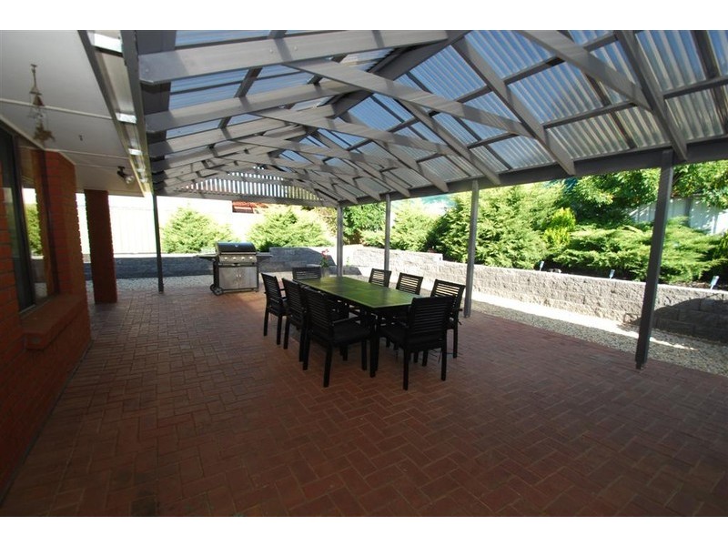 2 Ash Street, Aberfoyle Park SA 5159