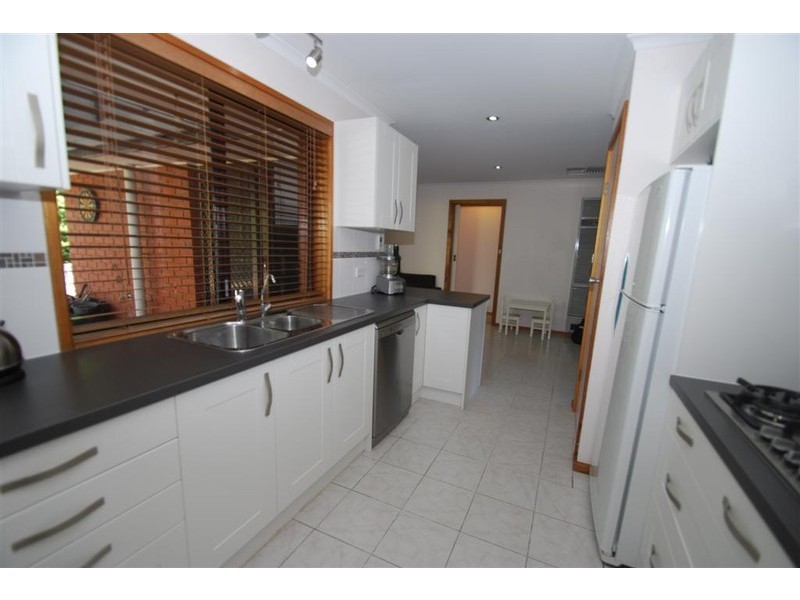 2 Ash Street, Aberfoyle Park SA 5159