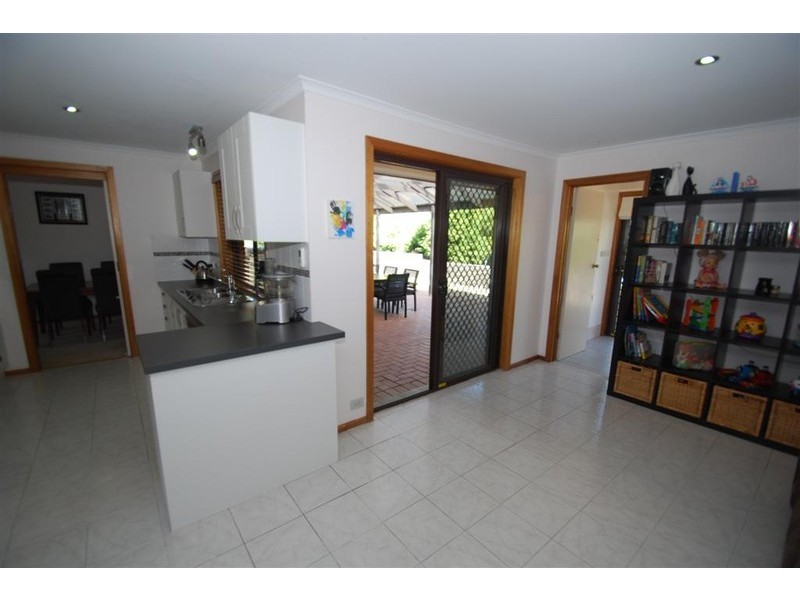 2 Ash Street, Aberfoyle Park SA 5159