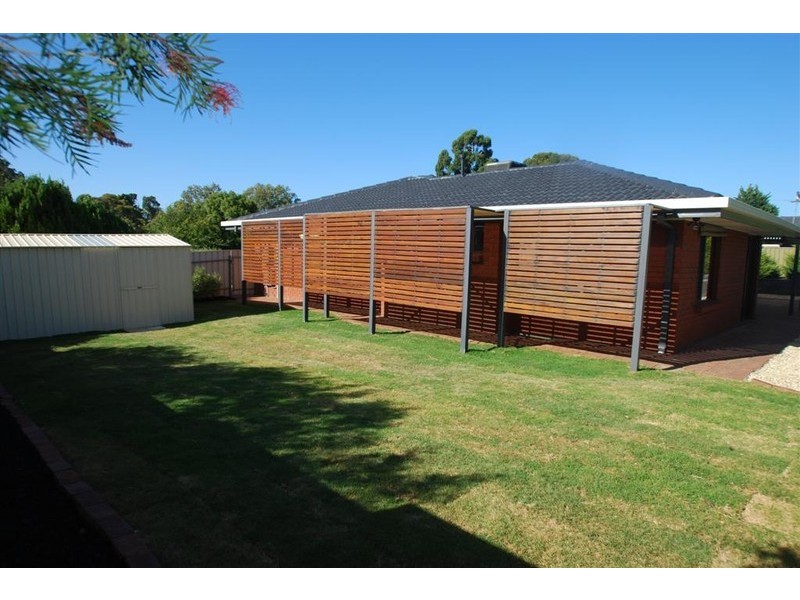 2 Ash Street, Aberfoyle Park SA 5159