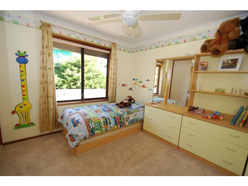 2 Ash Street, Aberfoyle Park SA 5159