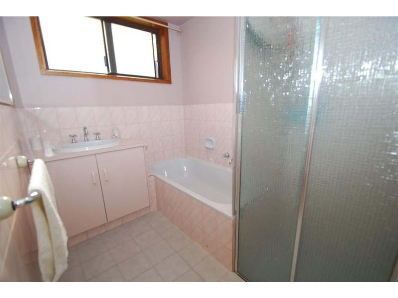 2 Ash Street, Aberfoyle Park SA 5159