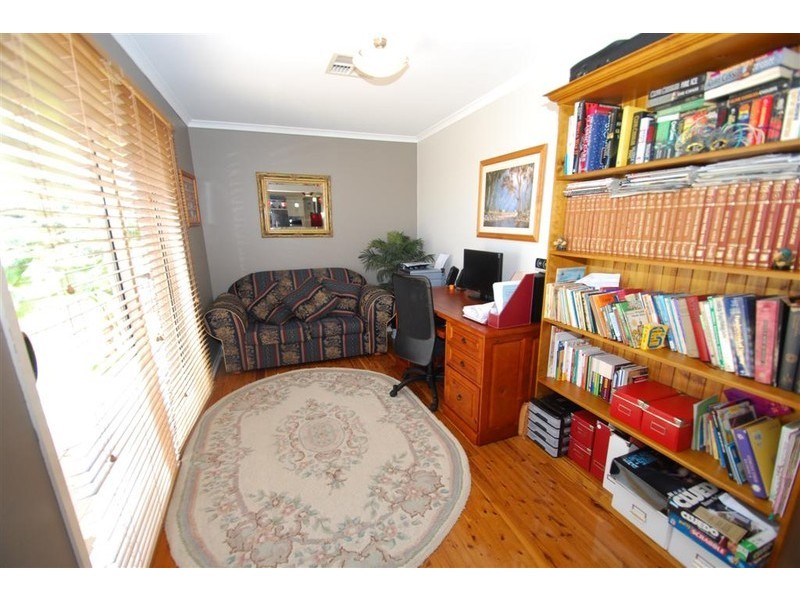 1 Valley Ct, Sheidow Park SA 5158