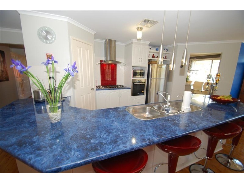 1 Valley Ct, Sheidow Park SA 5158