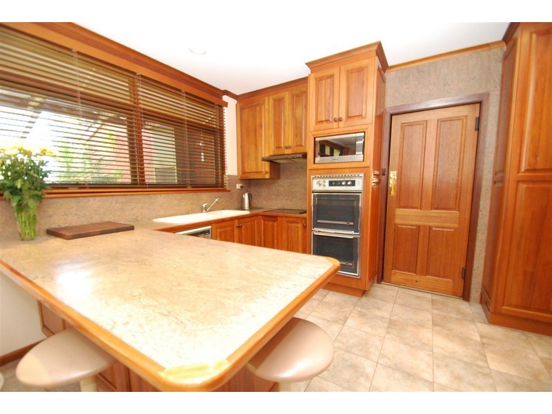 4 Glenarm Court, Flagstaff Hill SA 5159