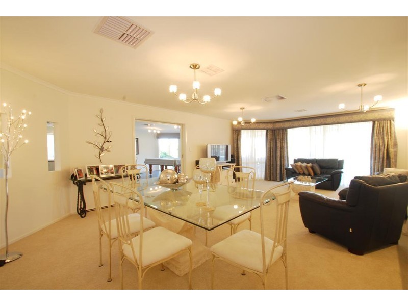 20 St Vincent Cct (off Islington Drive), Sheidow Park SA 5158