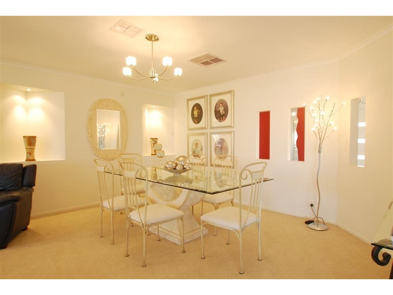 20 St Vincent Cct (off Islington Drive), Sheidow Park SA 5158