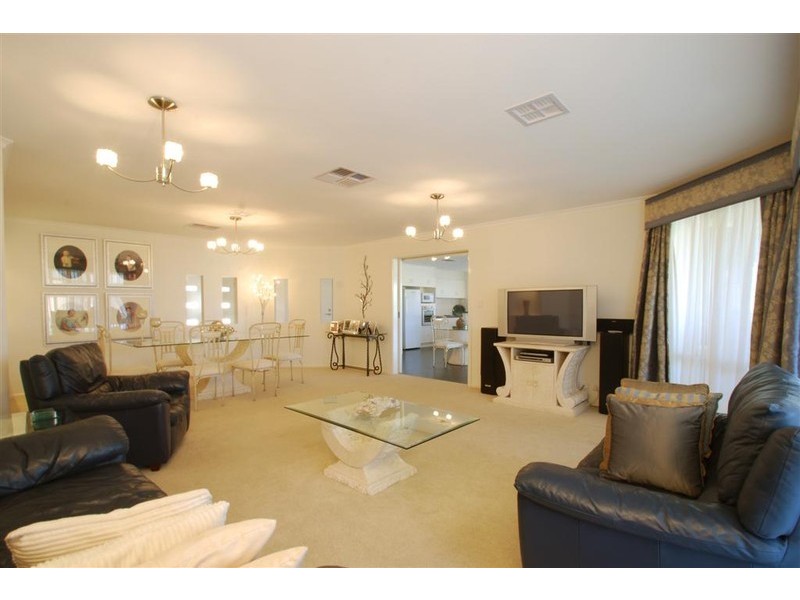 20 St Vincent Cct (off Islington Drive), Sheidow Park SA 5158