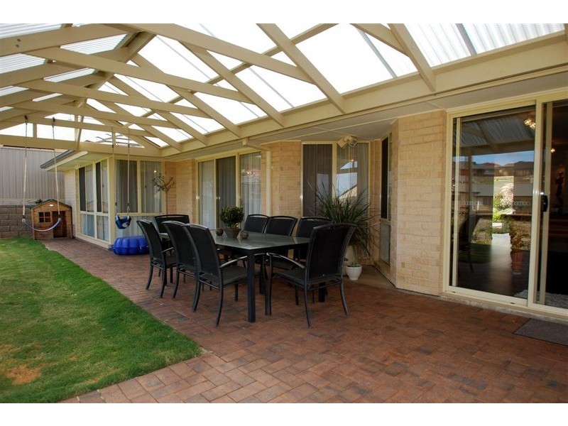 20 St Vincent Cct (off Islington Drive), Sheidow Park SA 5158